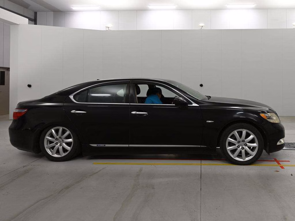 LEXUS LS600H