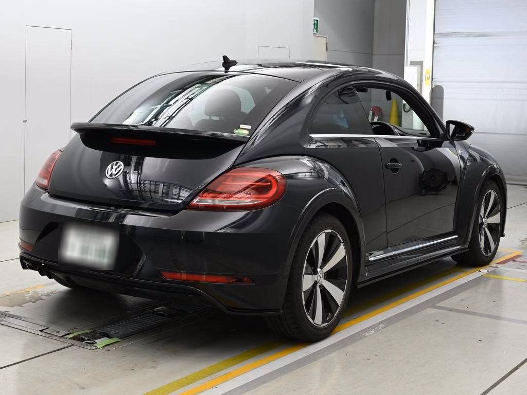 VOLKSWAGEN BEETLE