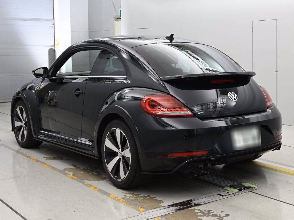 VOLKSWAGEN BEETLE