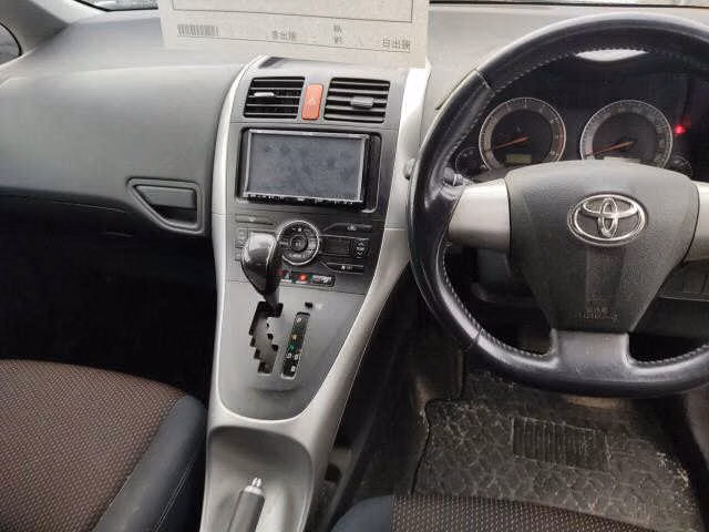TOYOTA AURIS