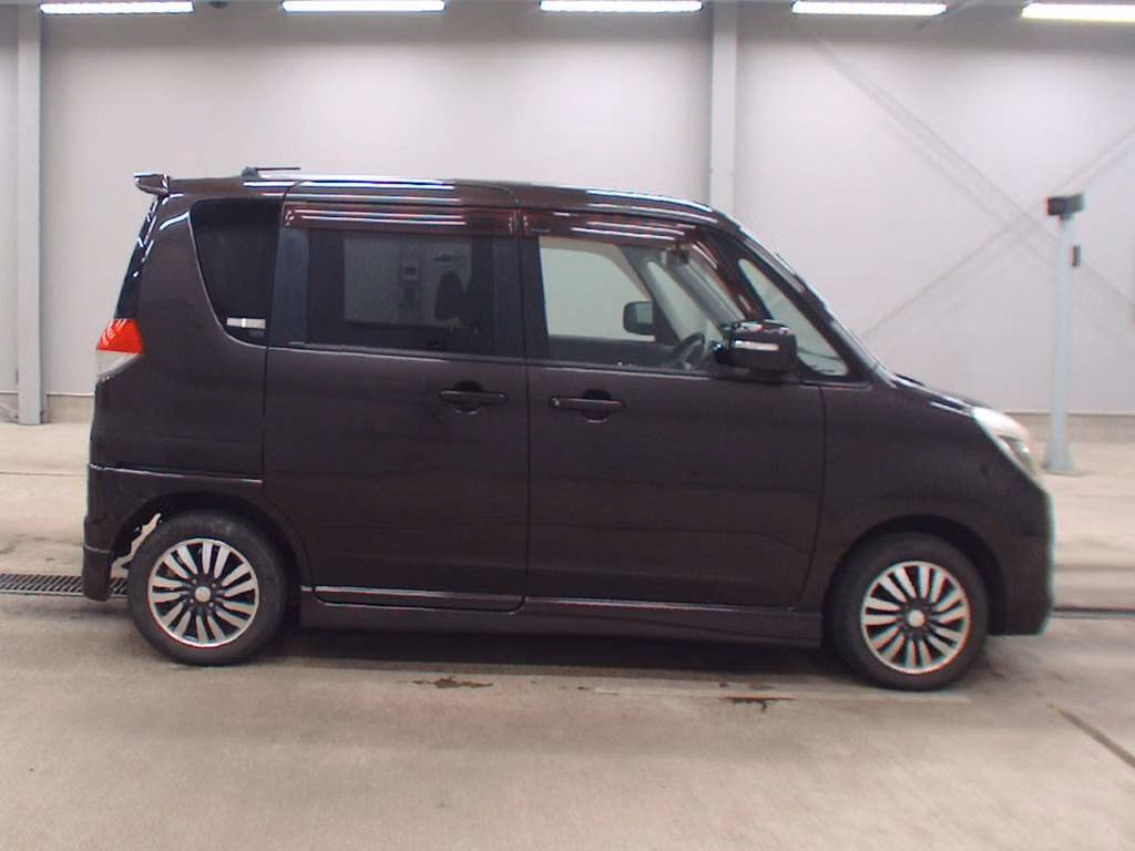 MITSUBISHI DELICA D:2