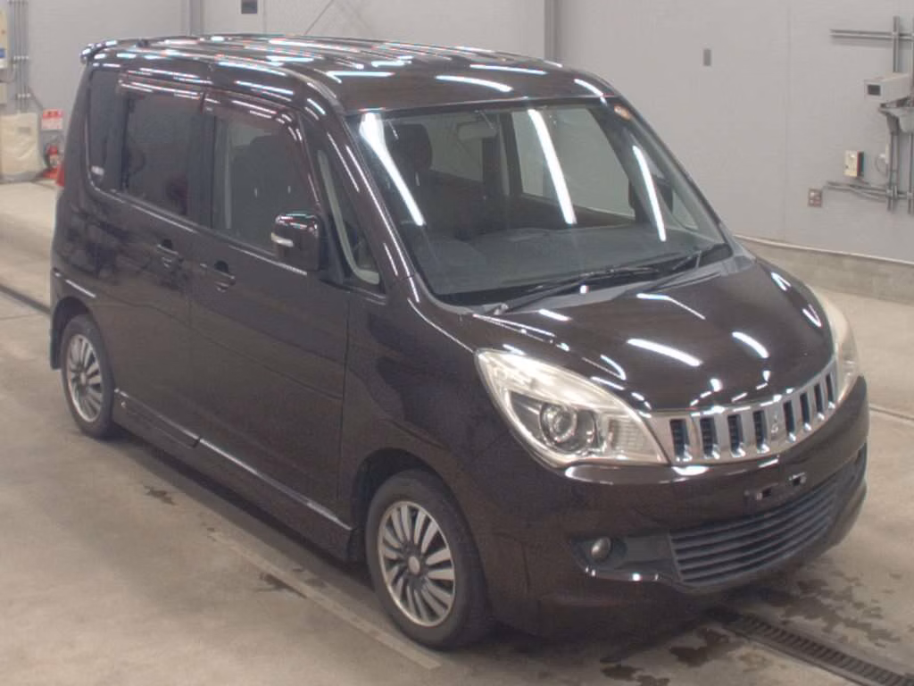 MITSUBISHI DELICA D:2