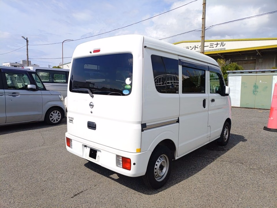 NISSAN NV100 CLIPPER