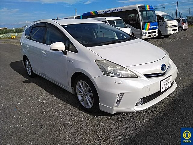 TOYOTA PRIUS ALPHA