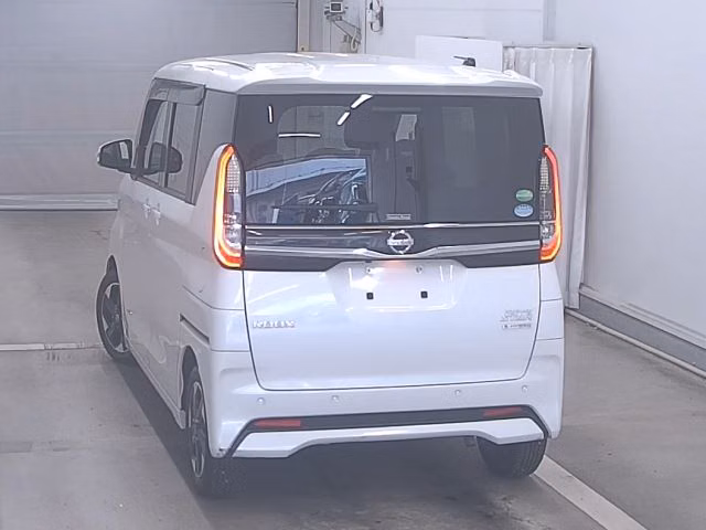 NISSAN ROOX