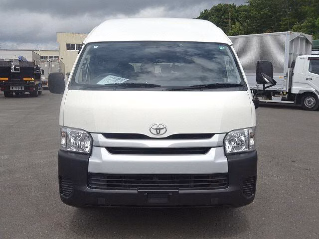 TOYOTA REGIUS ACE
