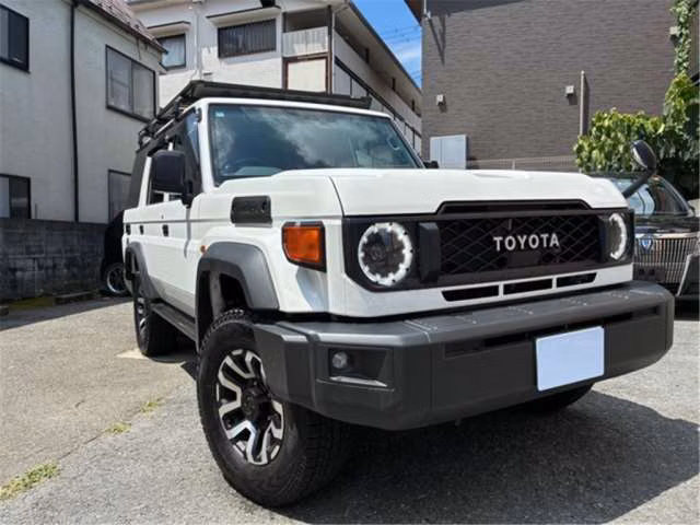 TOYOTA LAND CRUISER