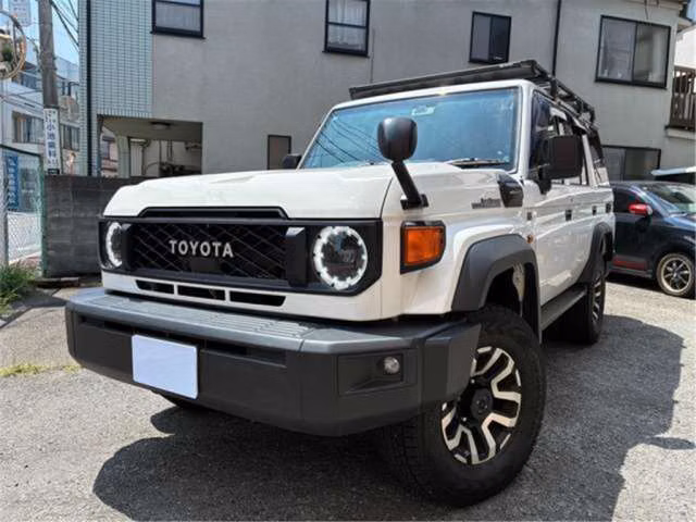 TOYOTA LAND CRUISER