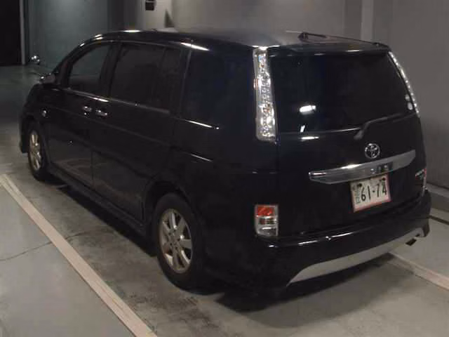 TOYOTA ISIS