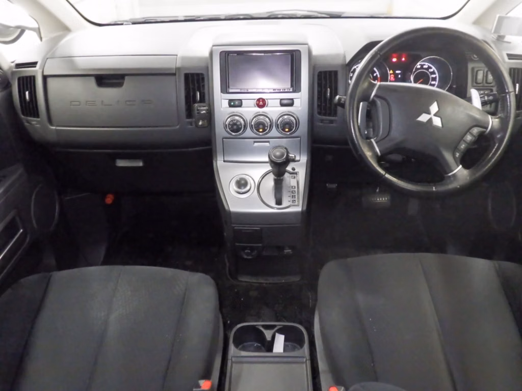 MITSUBISHI DELICA D:5