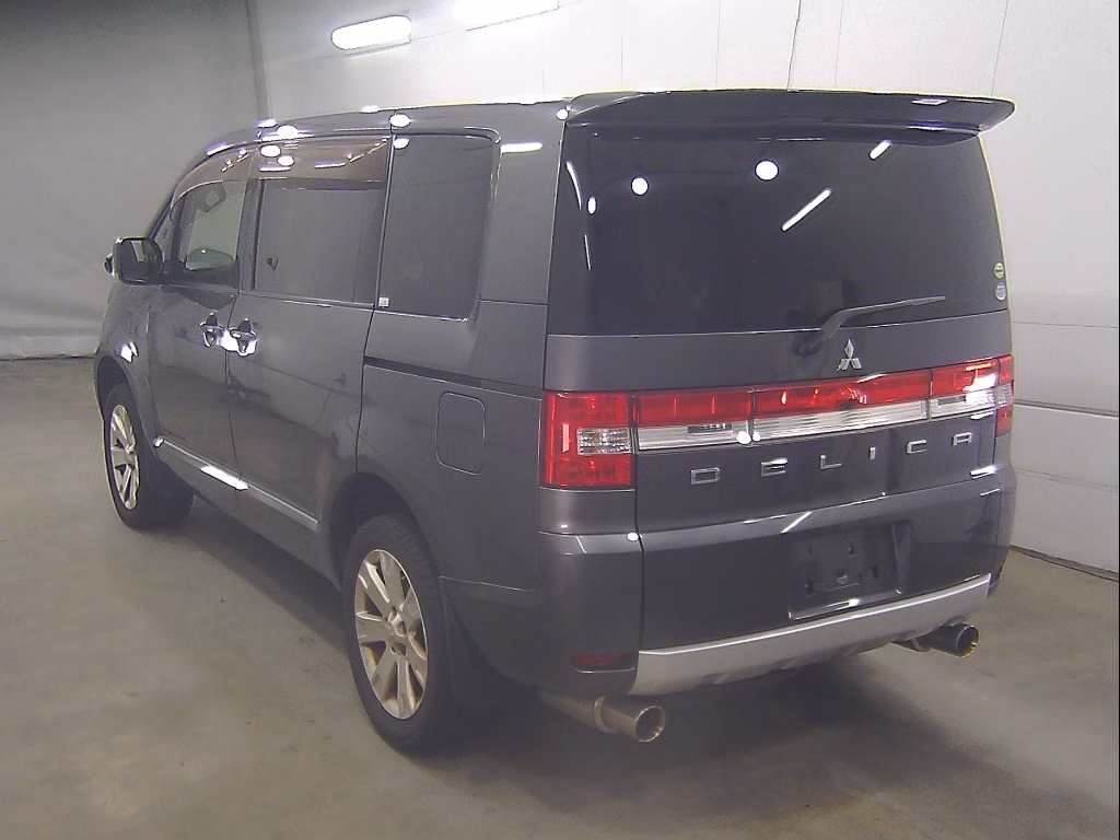 MITSUBISHI DELICA D:5