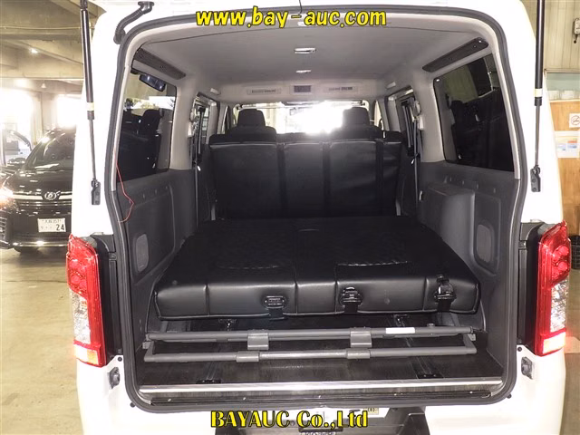 NISSAN NV350 CARAVAN