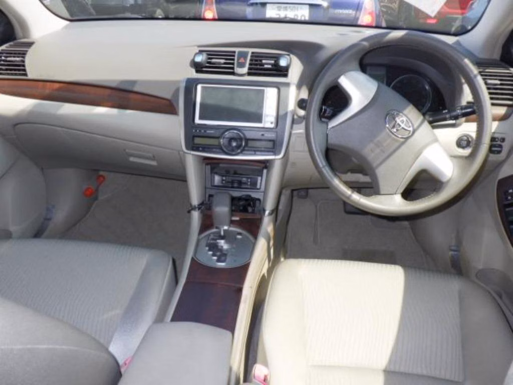 TOYOTA PREMIO