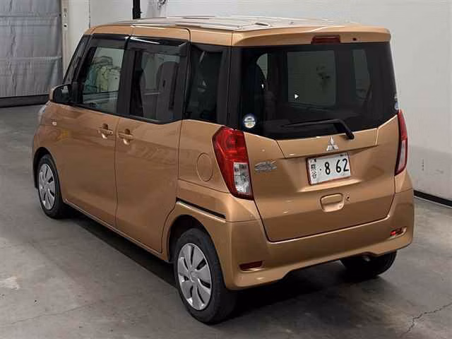 MITSUBISHI EK SPACE