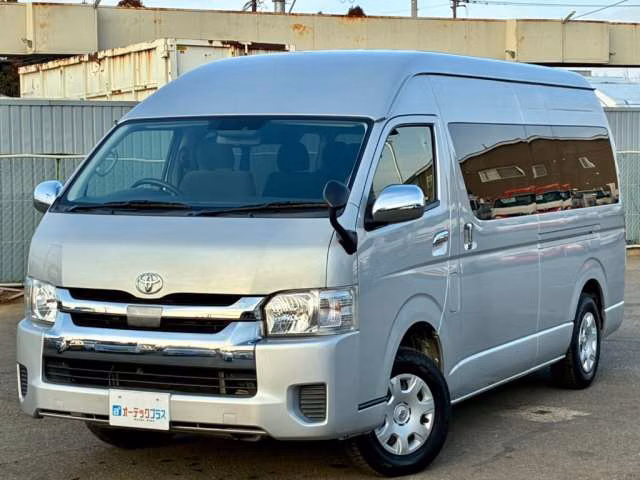 TOYOTA HIACE