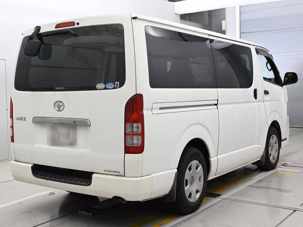 TOYOTA REGIUS ACE