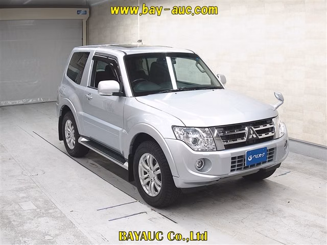 MITSUBISHI PAJERO