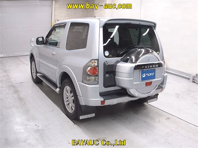 MITSUBISHI PAJERO