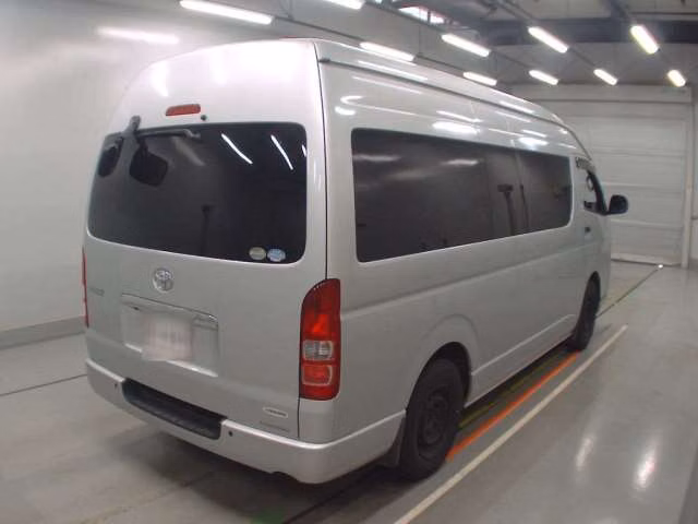 TOYOTA REGIUS ACE