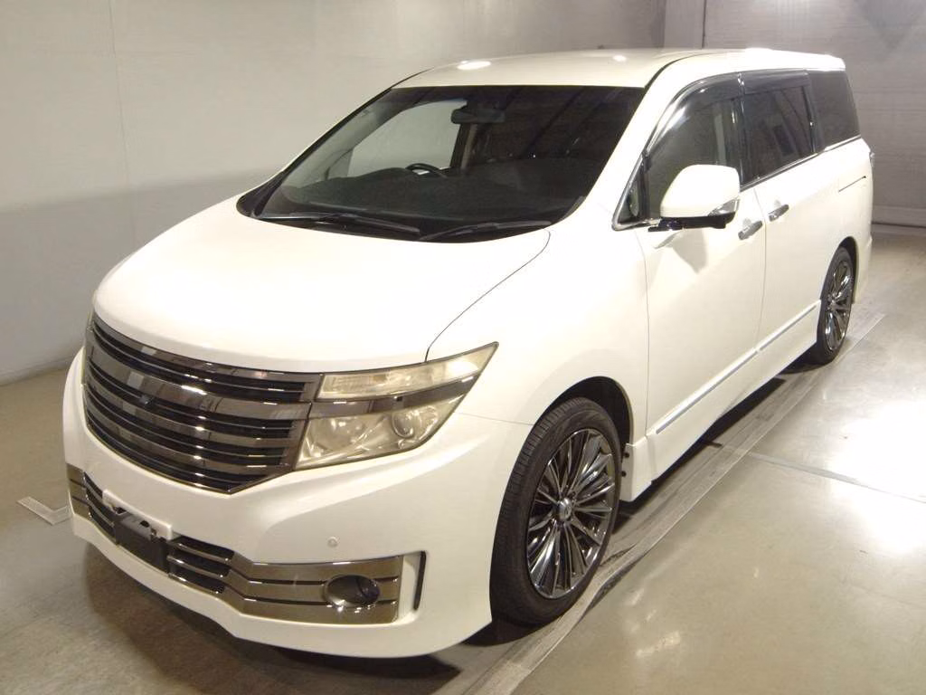 NISSAN ELGRAND