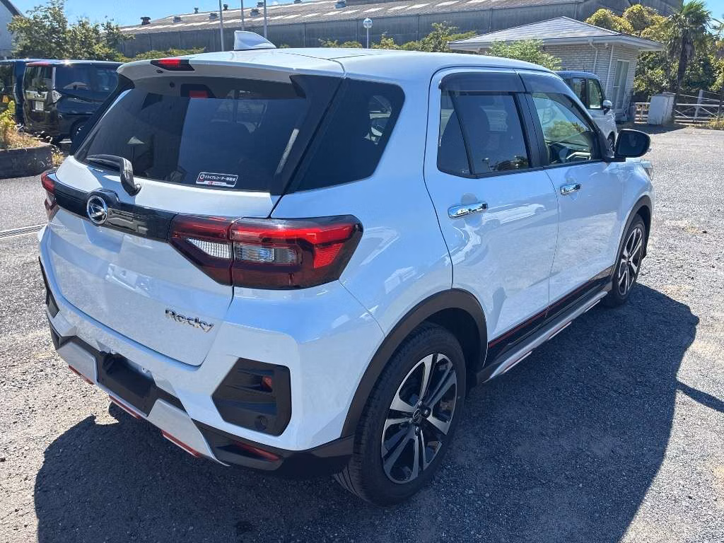 DAIHATSU ROCKY