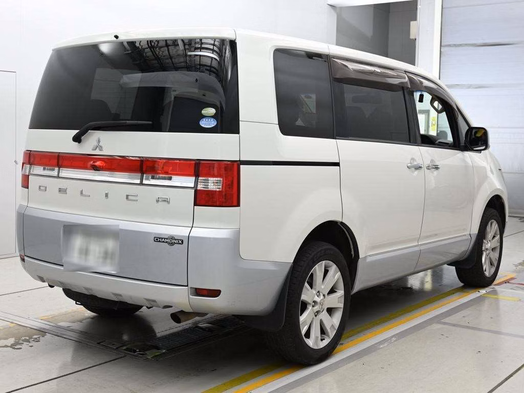 MITSUBISHI DELICA D:5