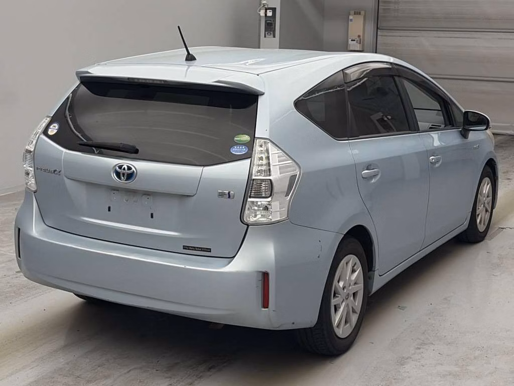 TOYOTA PRIUS ALPHA