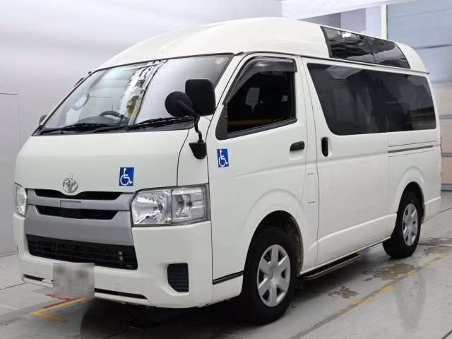 TOYOTA REGIUS ACE