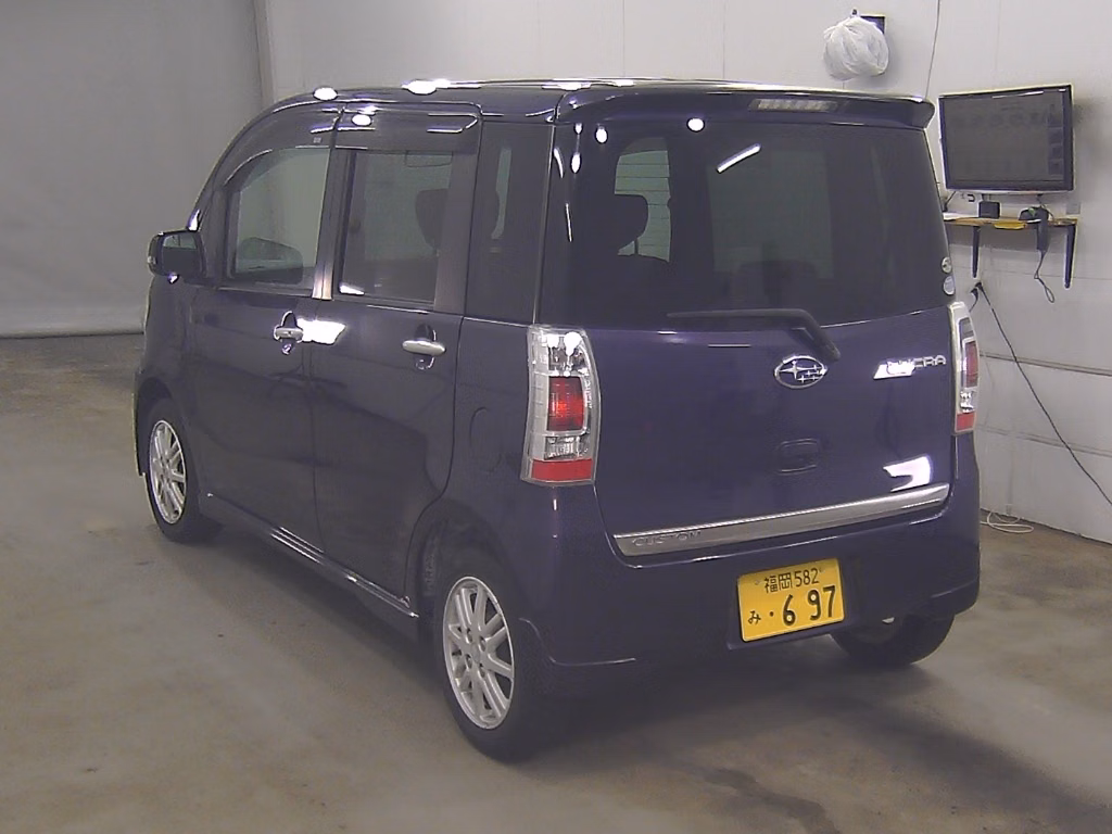 SUBARU LUCRA