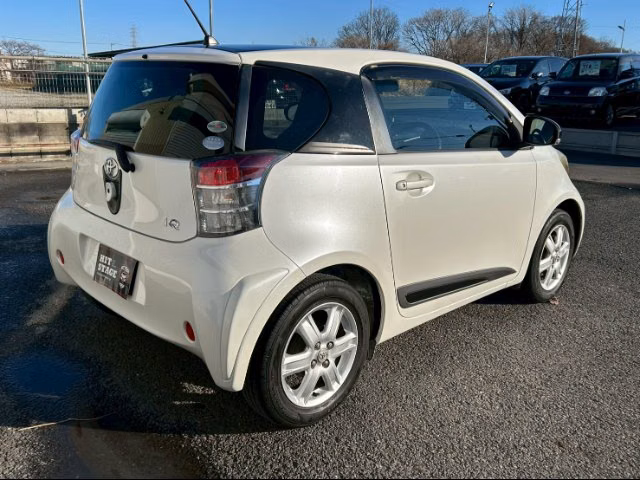 TOYOTA IQ