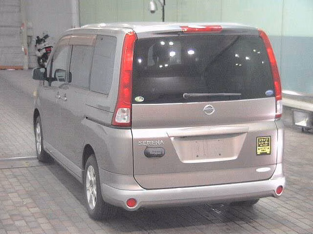 NISSAN SERENA