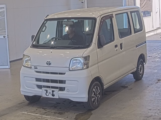 TOYOTA PIXIS VAN