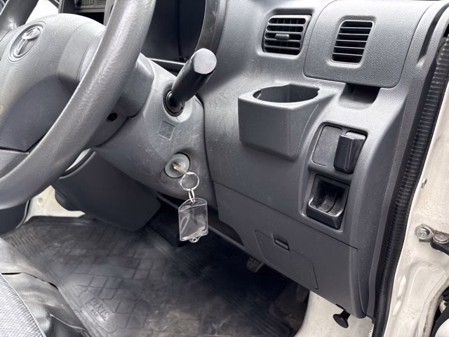 TOYOTA PIXIS VAN