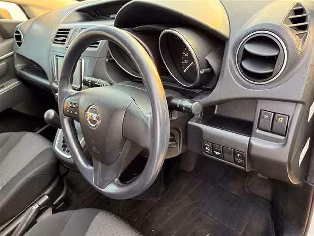 NISSAN LAFESTA
