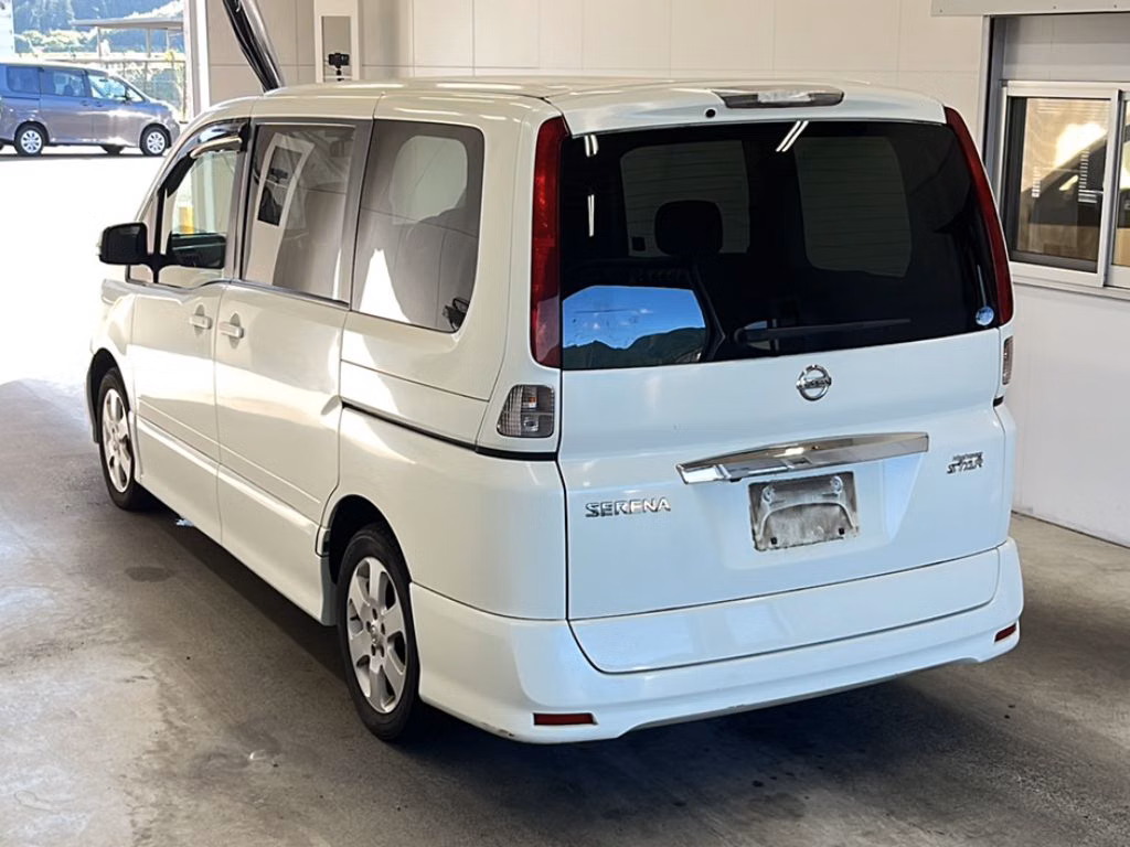 NISSAN SERENA