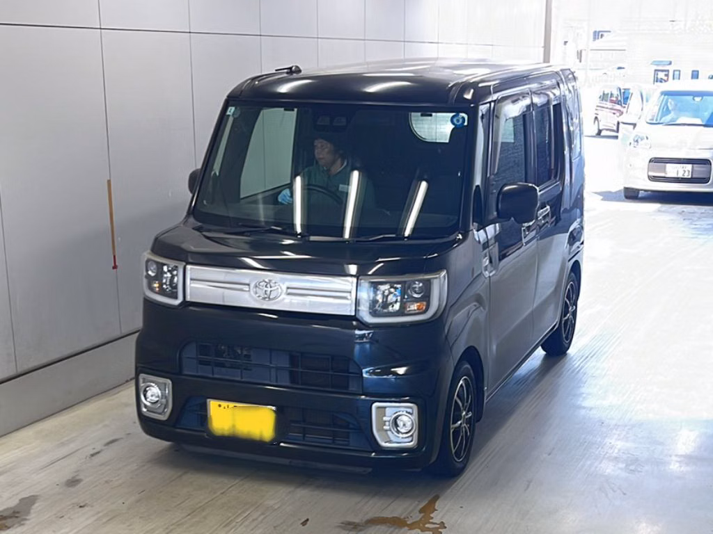 TOYOTA PIXIS MEGA