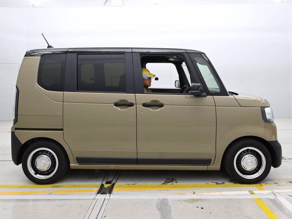 HONDA N-BOX