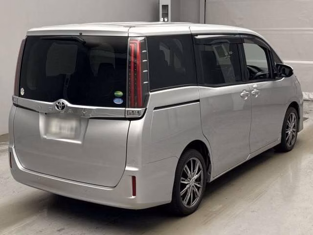 TOYOTA NOAH