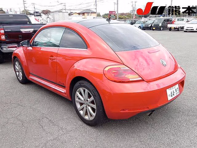 VOLKSWAGEN BEETLE
