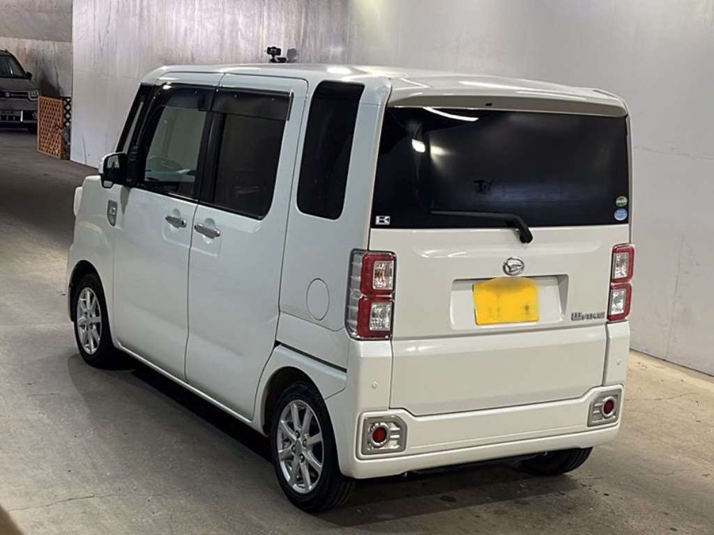DAIHATSU WAKE