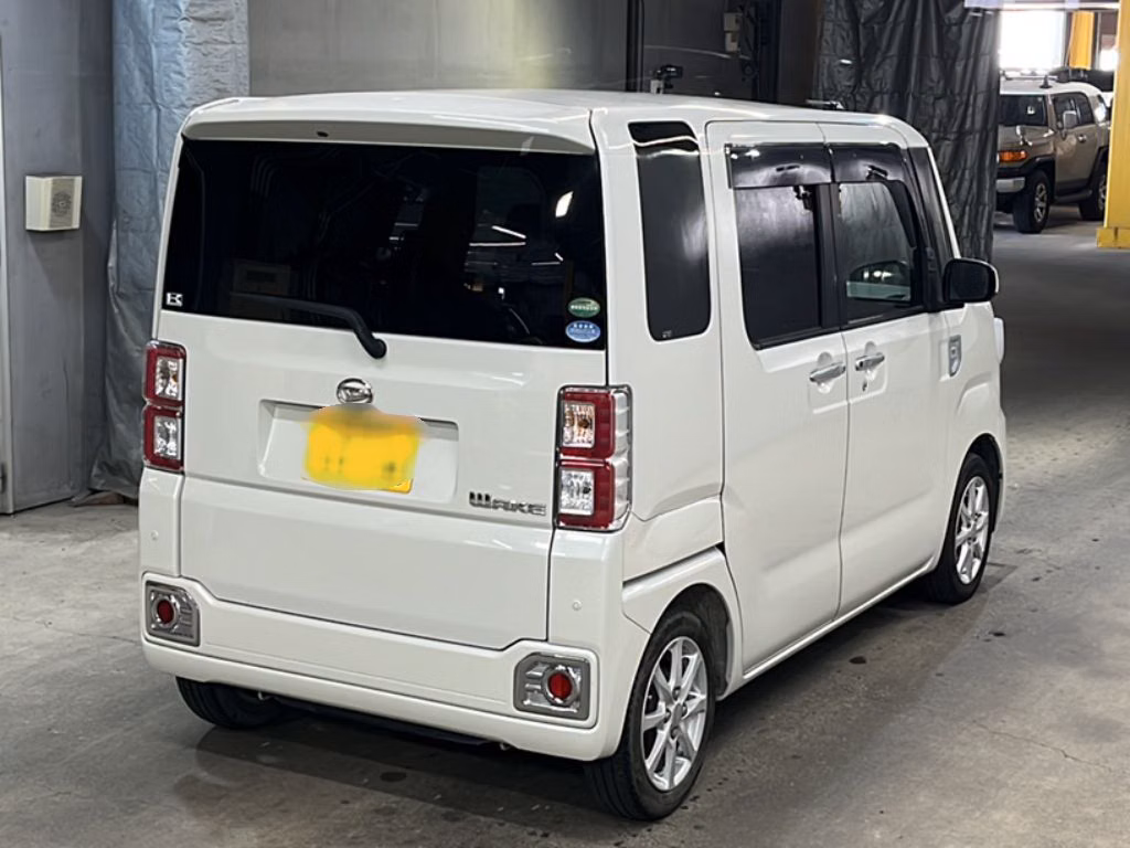 DAIHATSU WAKE