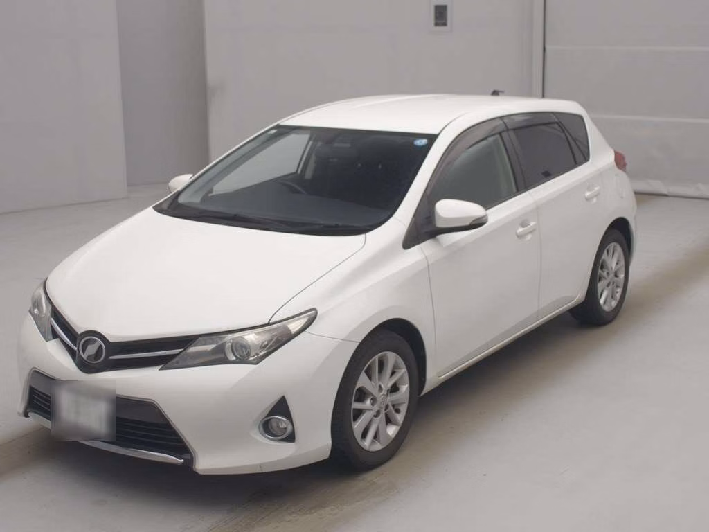 TOYOTA AURIS