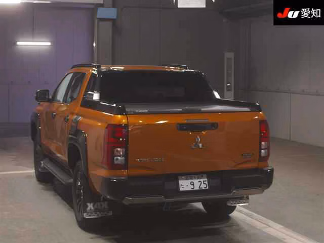 MITSUBISHI TRITON