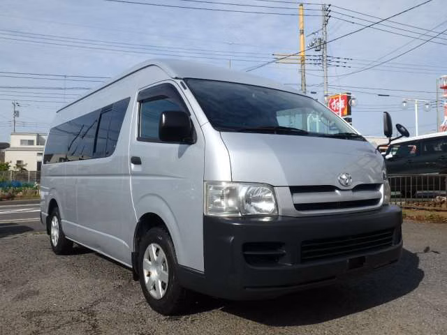 TOYOTA REGIUS ACE