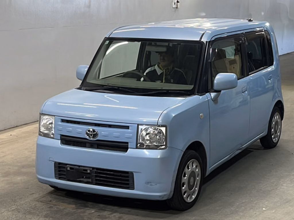 TOYOTA PIXIS SPACE