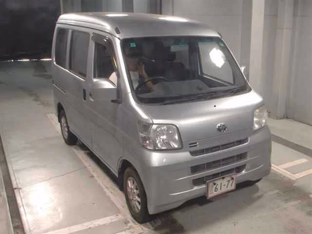 TOYOTA PIXIS VAN