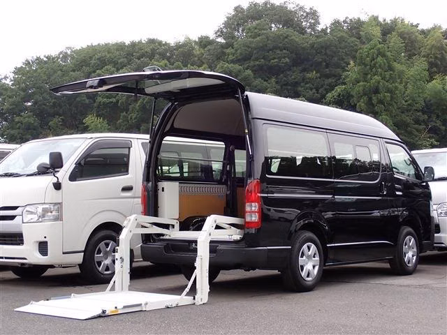 TOYOTA REGIUS ACE