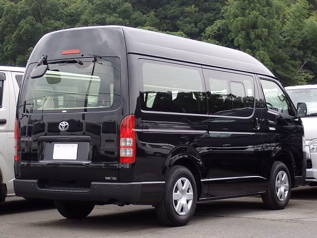 TOYOTA REGIUS ACE