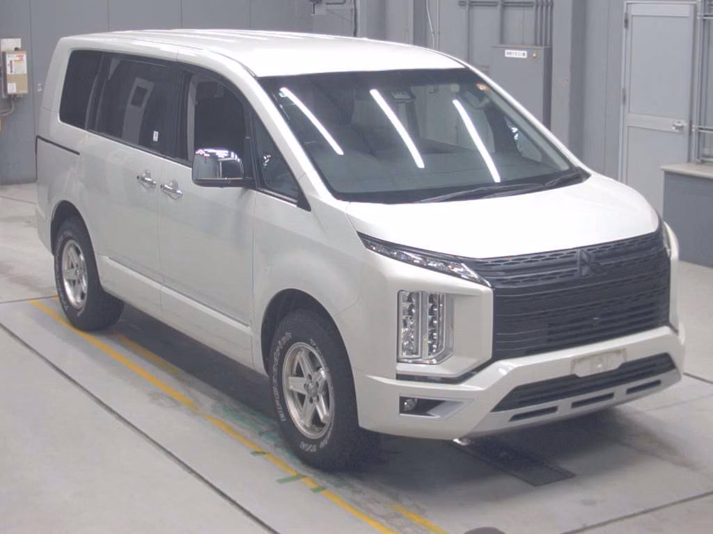 MITSUBISHI DELICA D:5