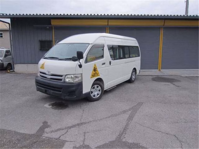 TOYOTA REGIUS ACE